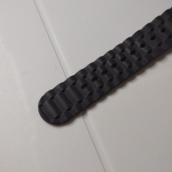 Large Rectangular Watch With Black Rubber Band - Picture 6 of 14